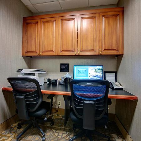 Hampton Inn & Suites By Hilton - Rockville Centre Exteriör bild