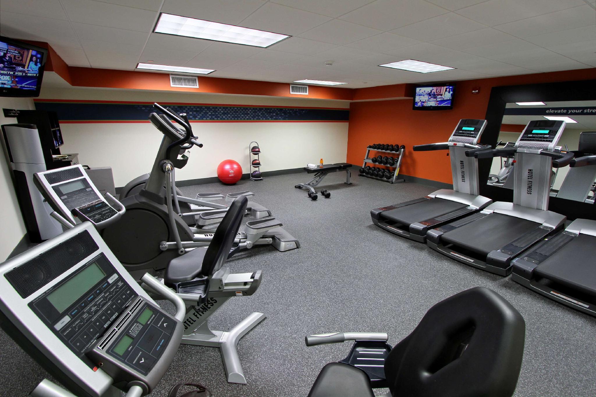 Hampton Inn & Suites By Hilton - Rockville Centre Exteriör bild