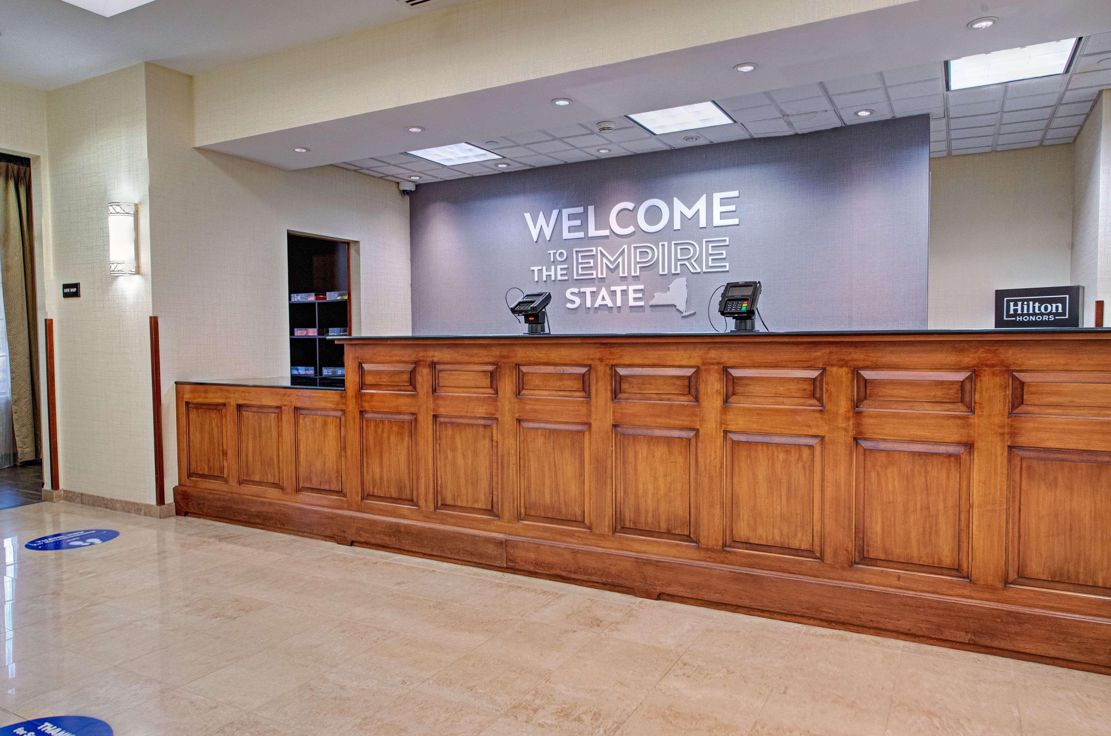 Hampton Inn & Suites By Hilton - Rockville Centre Exteriör bild