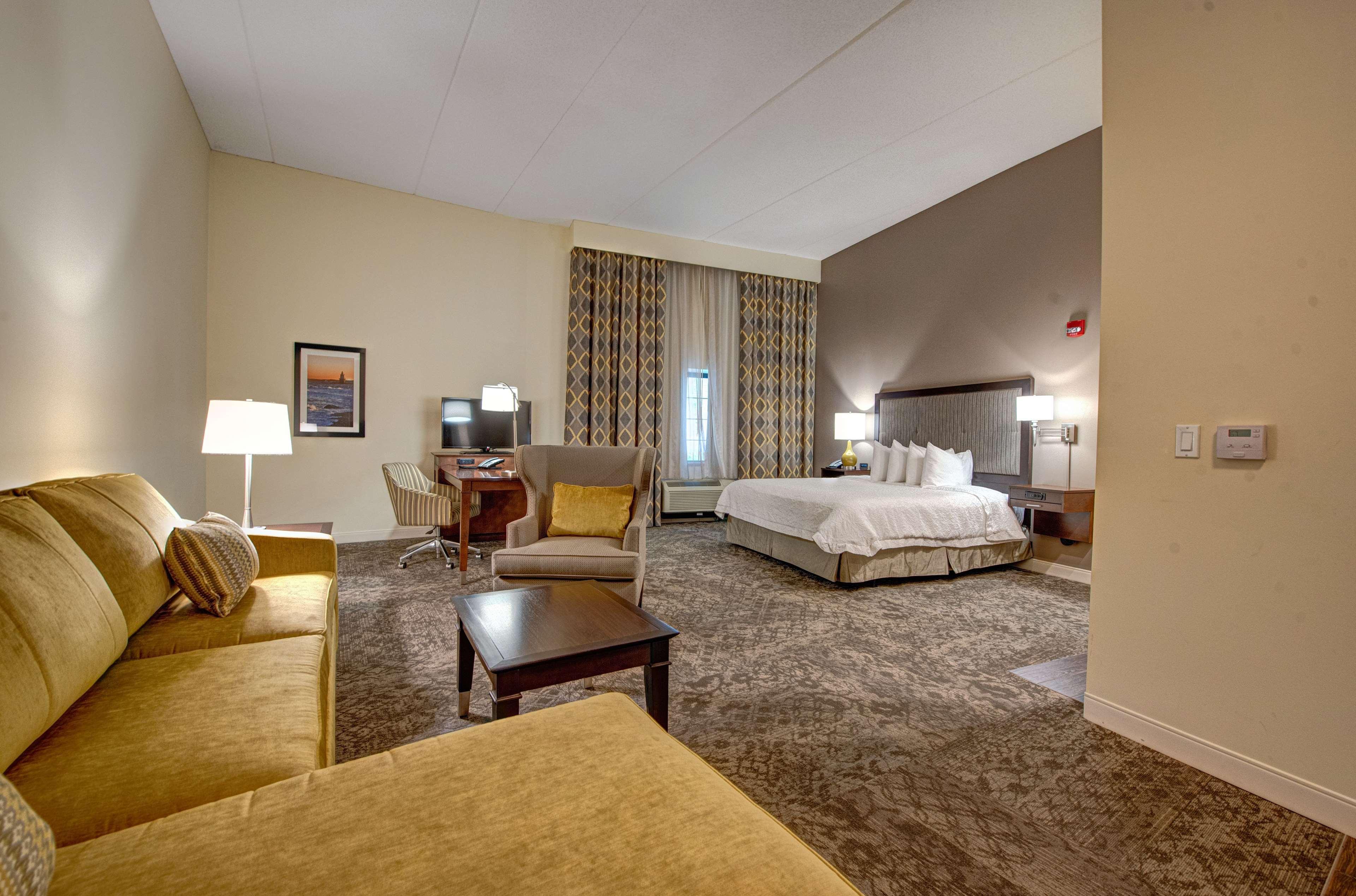 Hampton Inn & Suites By Hilton - Rockville Centre Exteriör bild