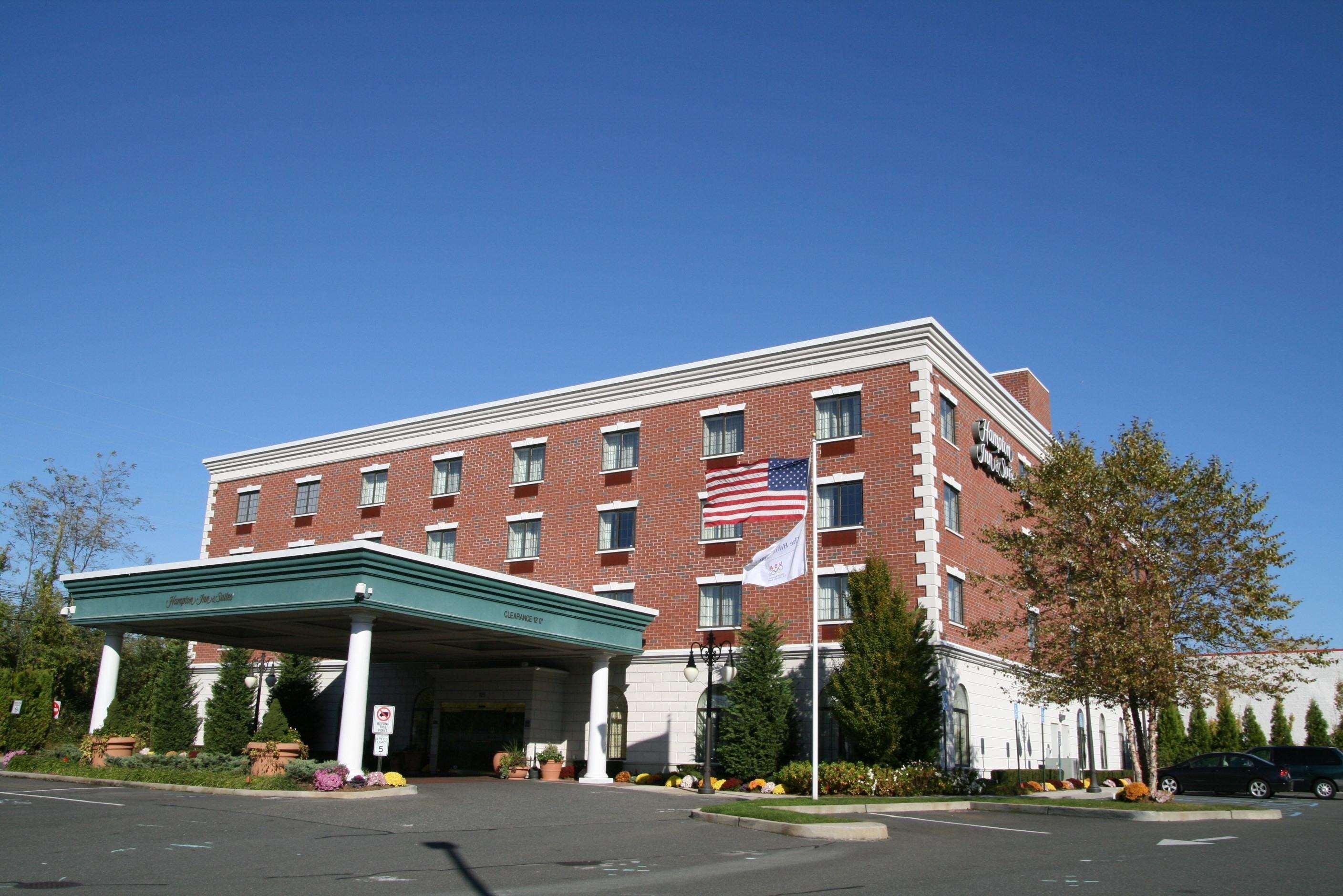 Hampton Inn & Suites By Hilton - Rockville Centre Exteriör bild