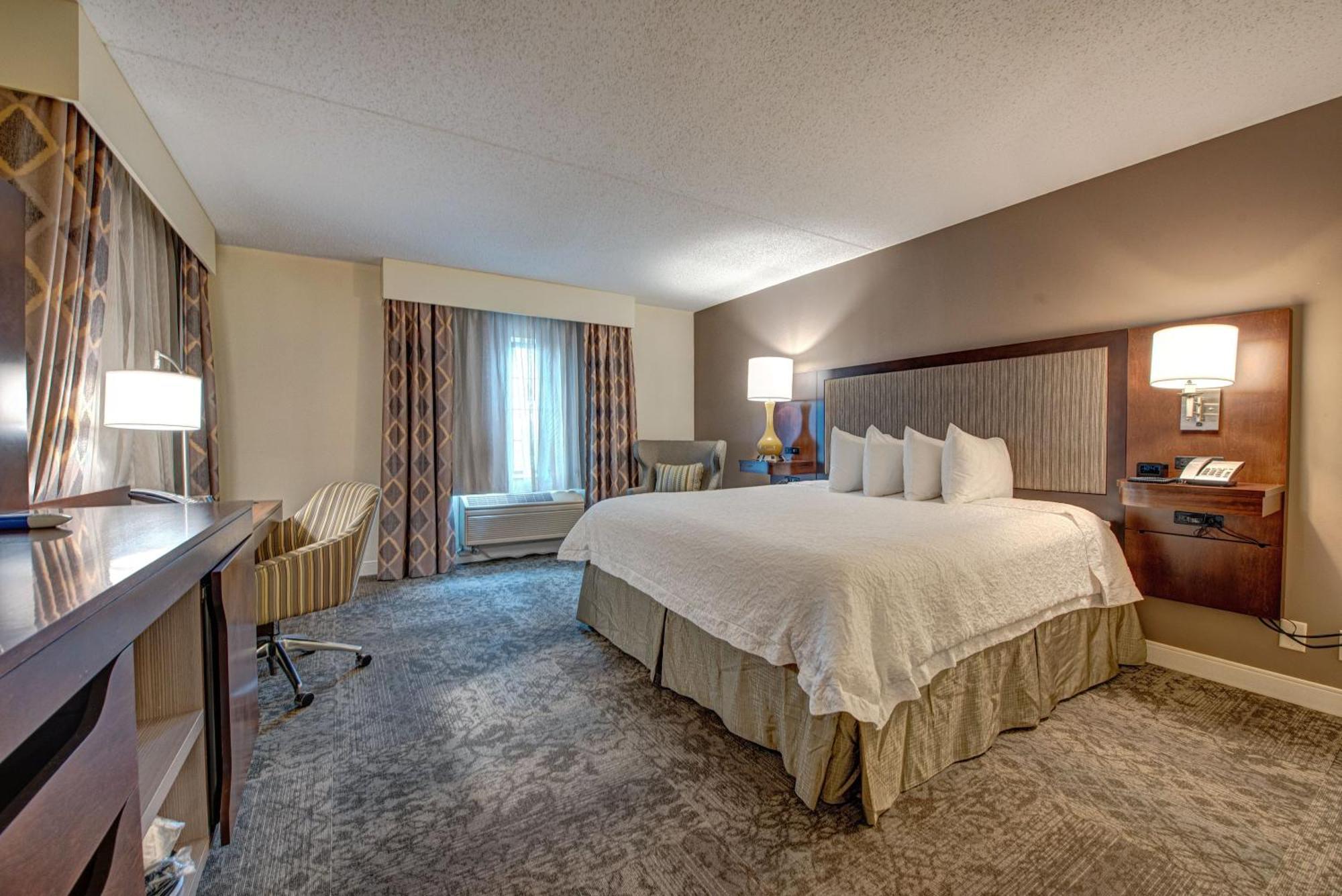 Hampton Inn & Suites By Hilton - Rockville Centre Exteriör bild