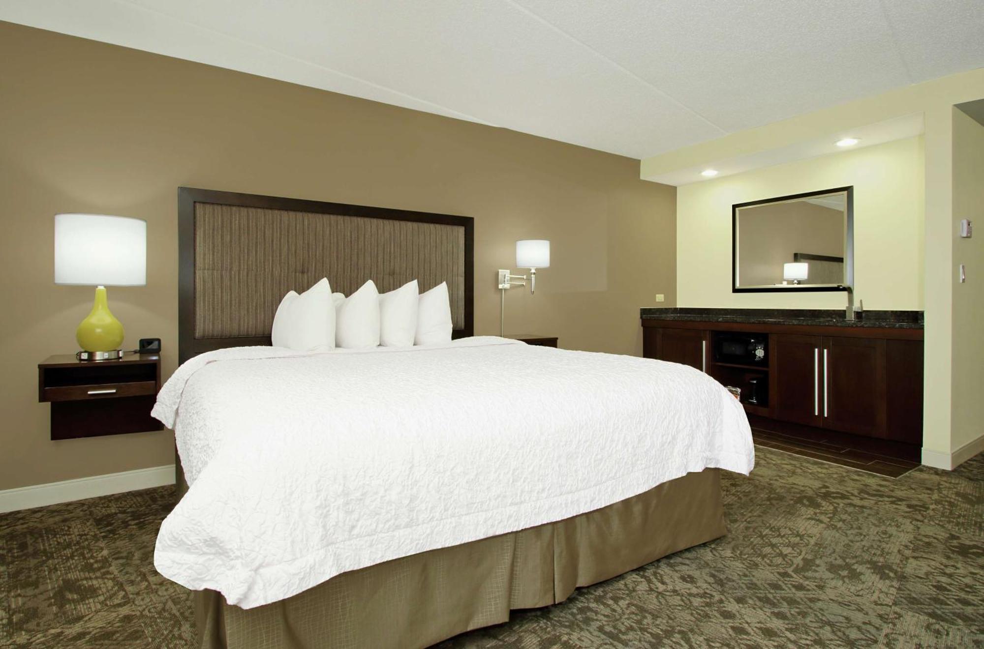 Hampton Inn & Suites By Hilton - Rockville Centre Exteriör bild
