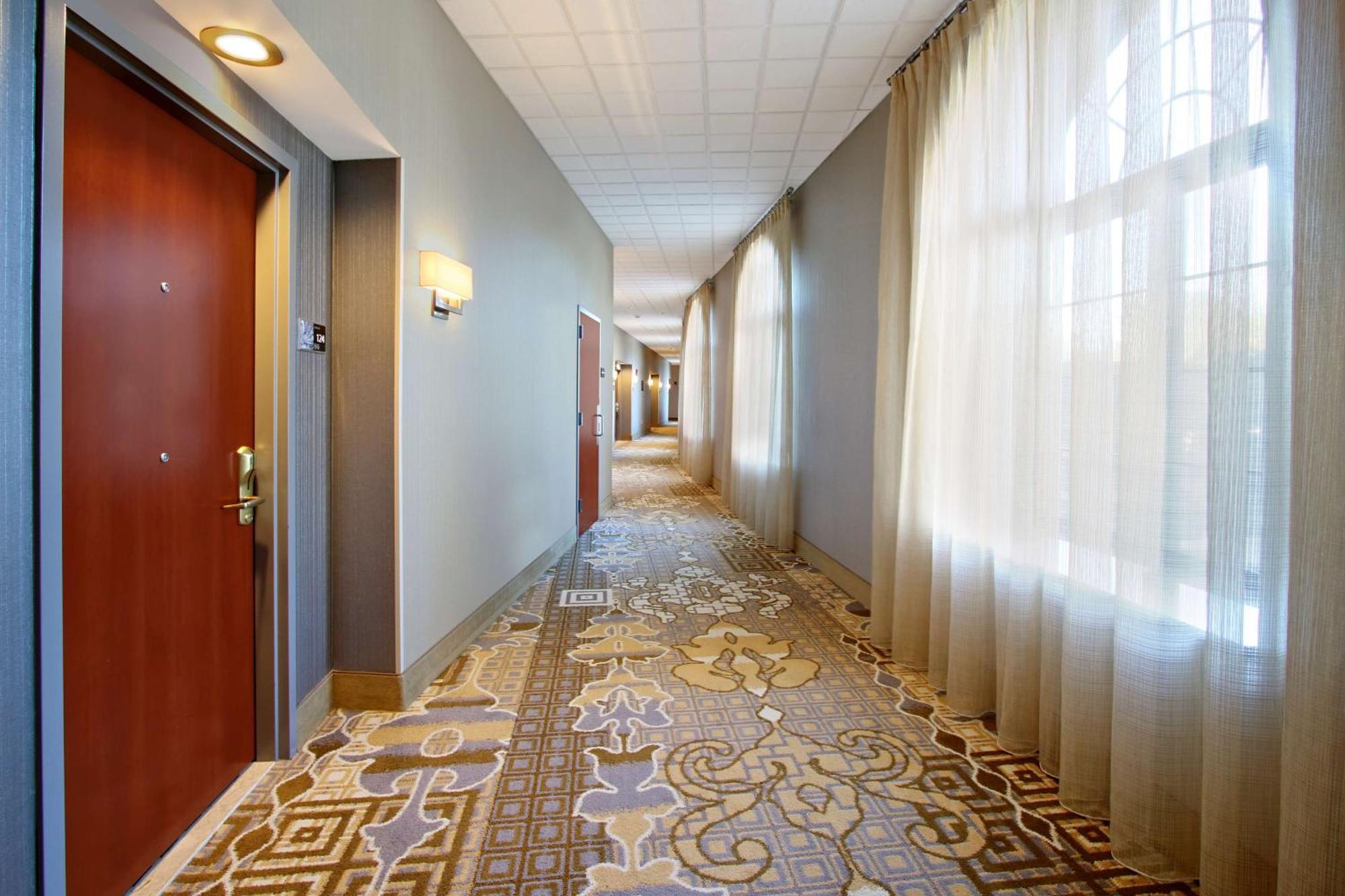 Hampton Inn & Suites By Hilton - Rockville Centre Exteriör bild