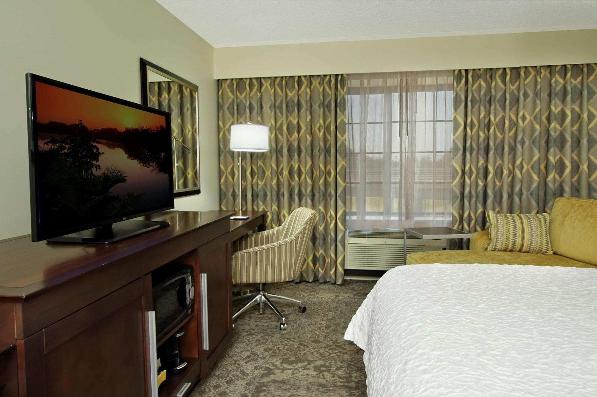 Hampton Inn & Suites By Hilton - Rockville Centre Exteriör bild