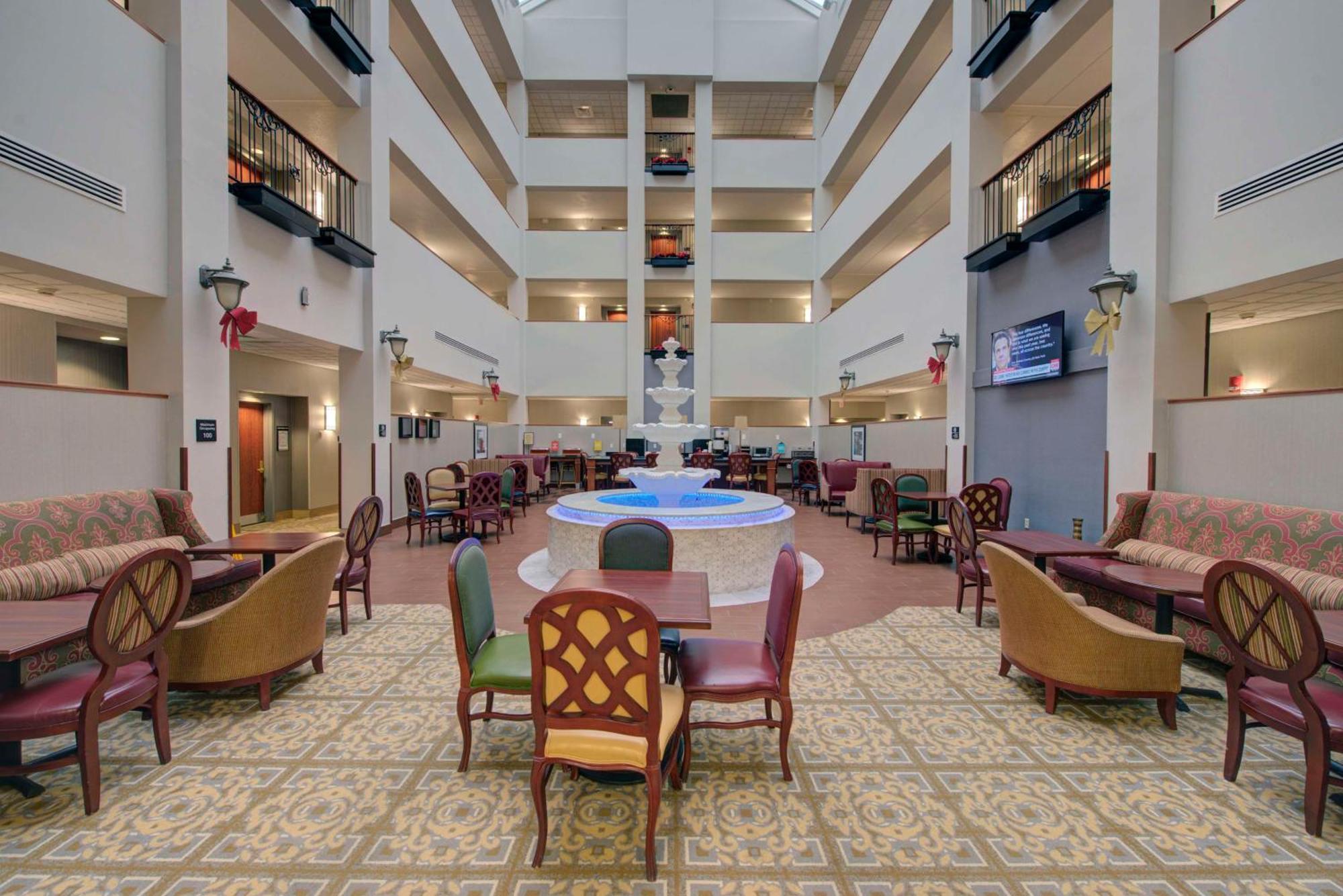Hampton Inn & Suites By Hilton - Rockville Centre Exteriör bild