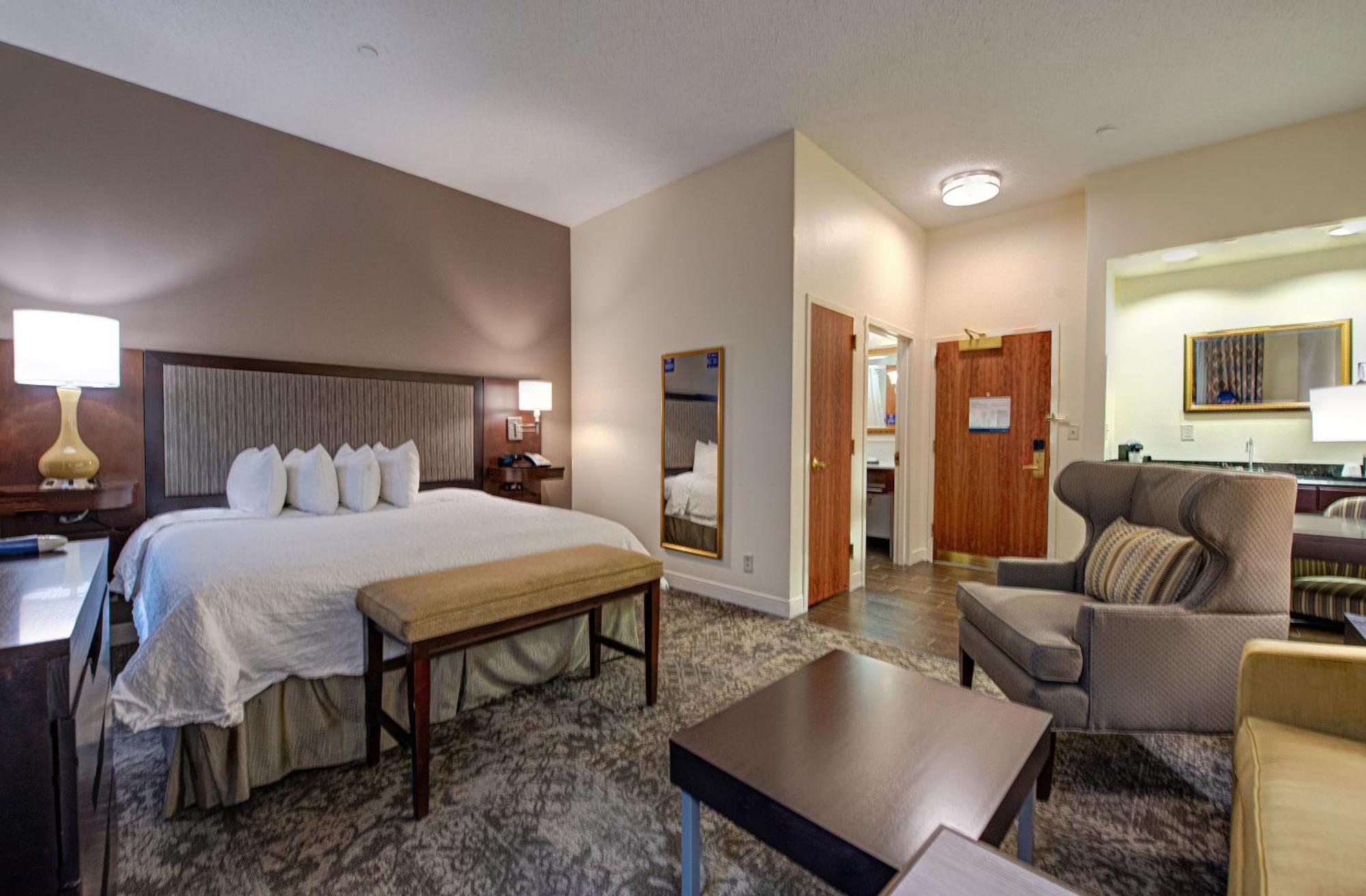 Hampton Inn & Suites By Hilton - Rockville Centre Exteriör bild
