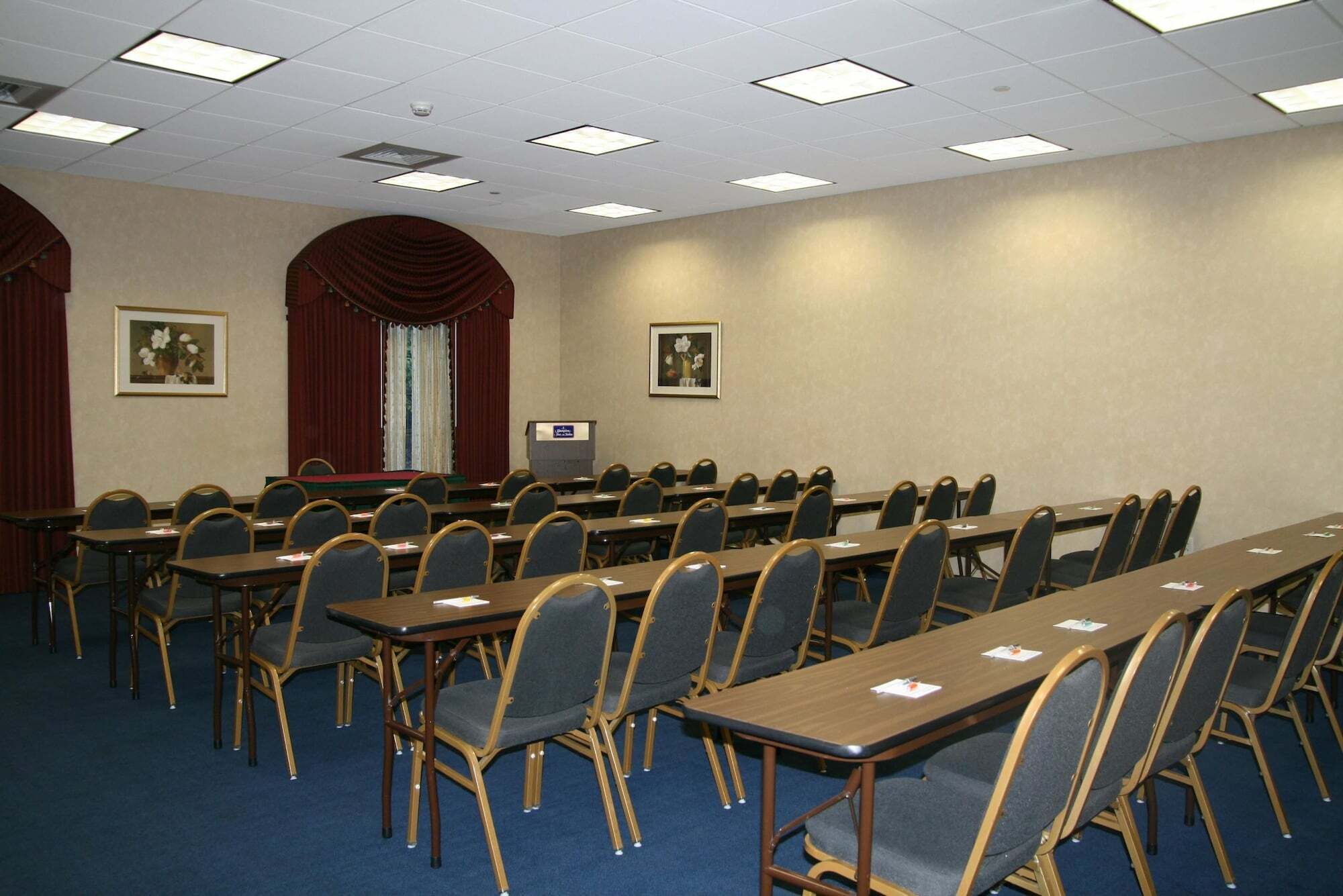 Hampton Inn & Suites By Hilton - Rockville Centre Exteriör bild